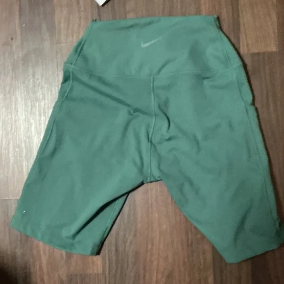 Nike Forest Green Training Shorts - Picture 11 of 16
